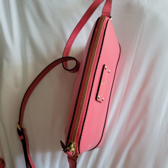 Kate Spade ♠️  Purse - Picture 3 of 9